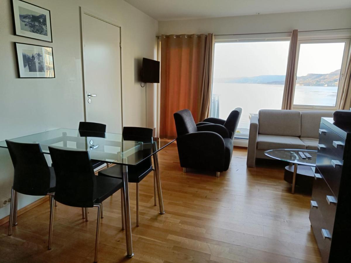 Smaken Av Ryfylke Event As Overnatting, Bygningen Drives Ikke Som Hotell Hjelmeland ภายนอก รูปภาพ