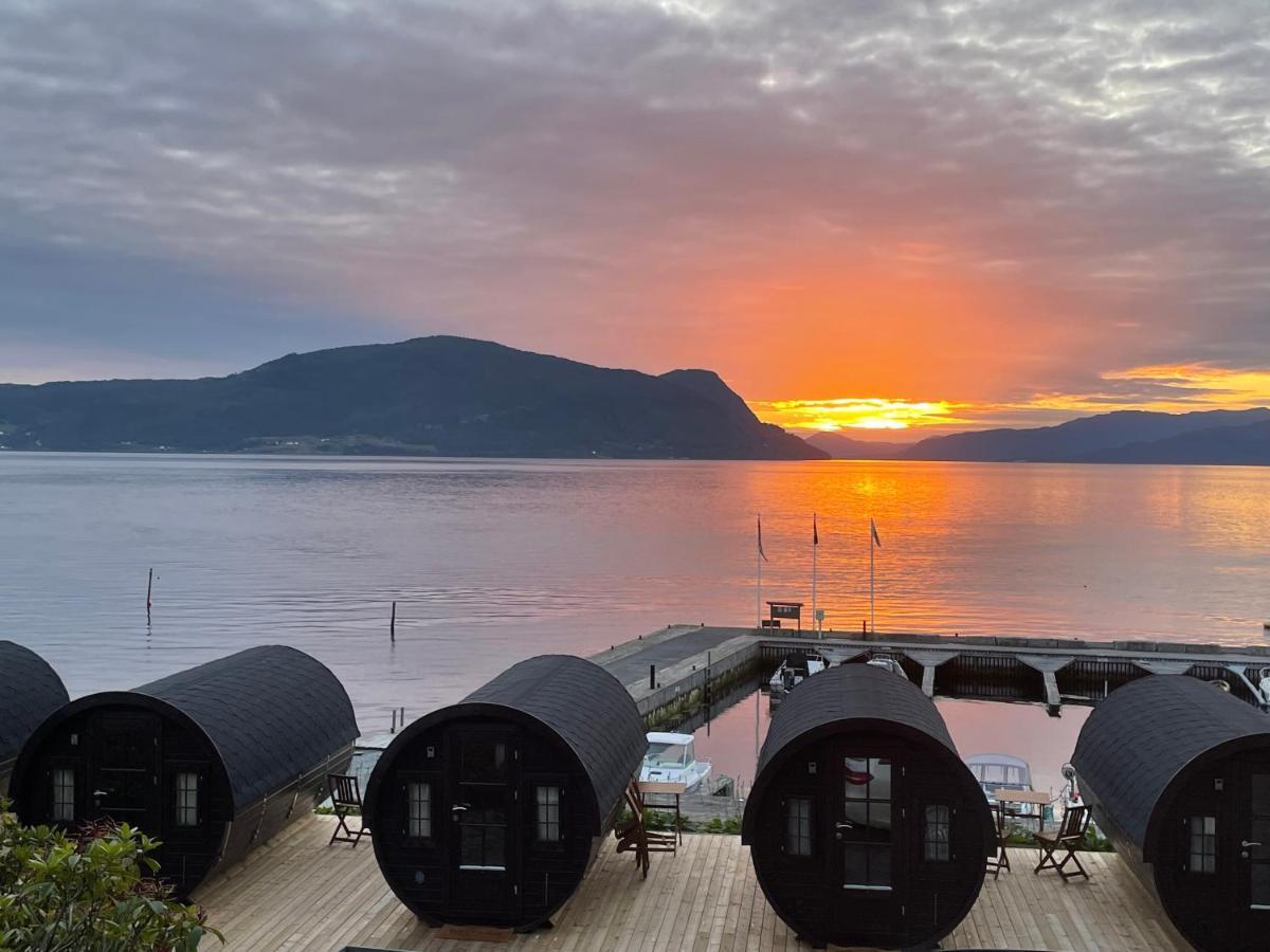 Smaken Av Ryfylke Event As Overnatting, Bygningen Drives Ikke Som Hotell Hjelmeland ภายนอก รูปภาพ