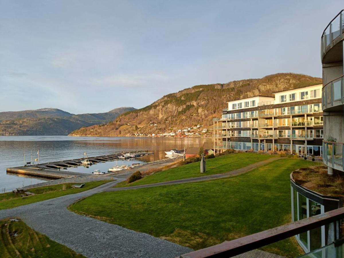 Smaken Av Ryfylke Event As Overnatting, Bygningen Drives Ikke Som Hotell Hjelmeland ภายนอก รูปภาพ