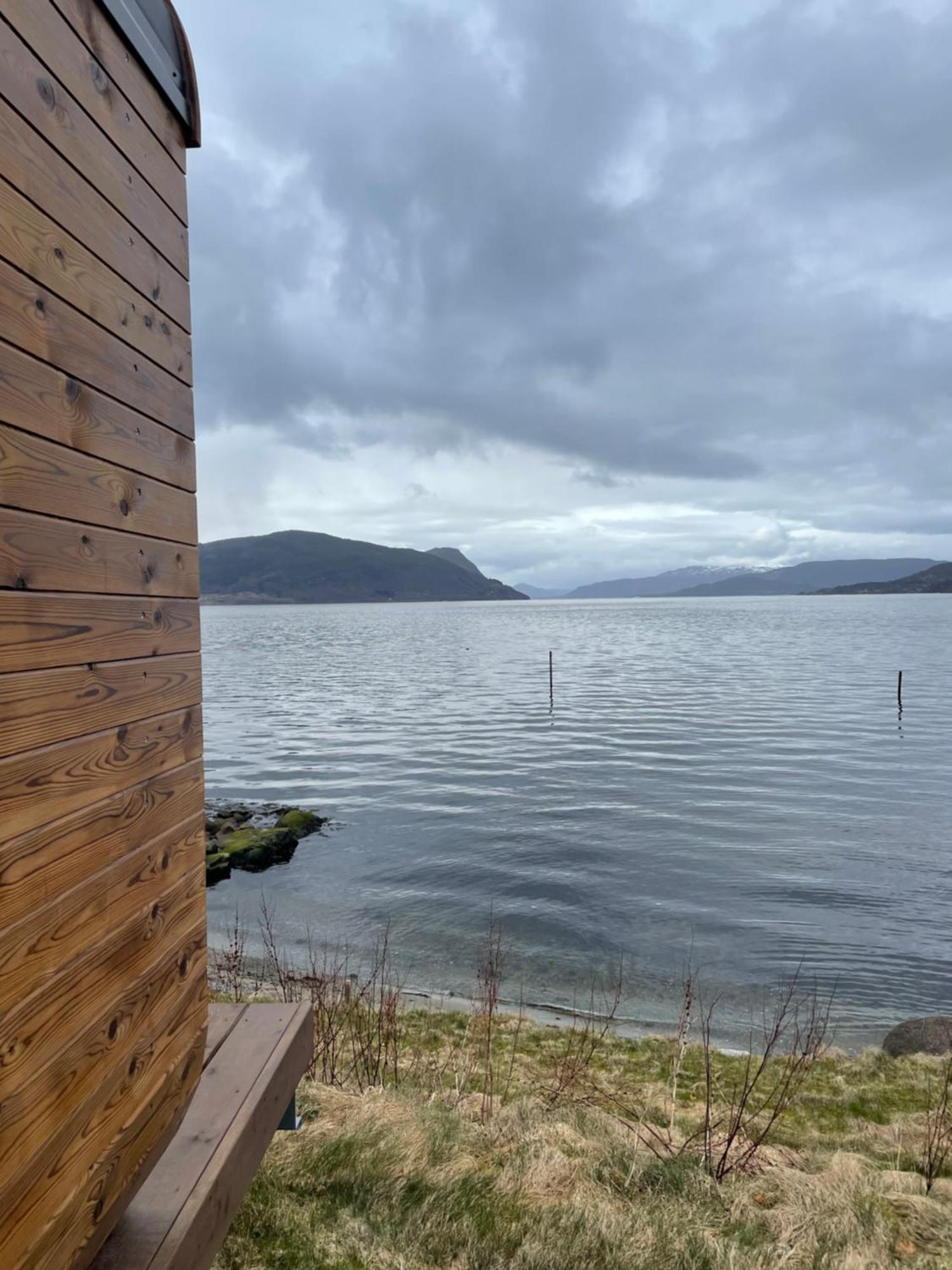 Smaken Av Ryfylke Event As Overnatting, Bygningen Drives Ikke Som Hotell Hjelmeland ภายนอก รูปภาพ