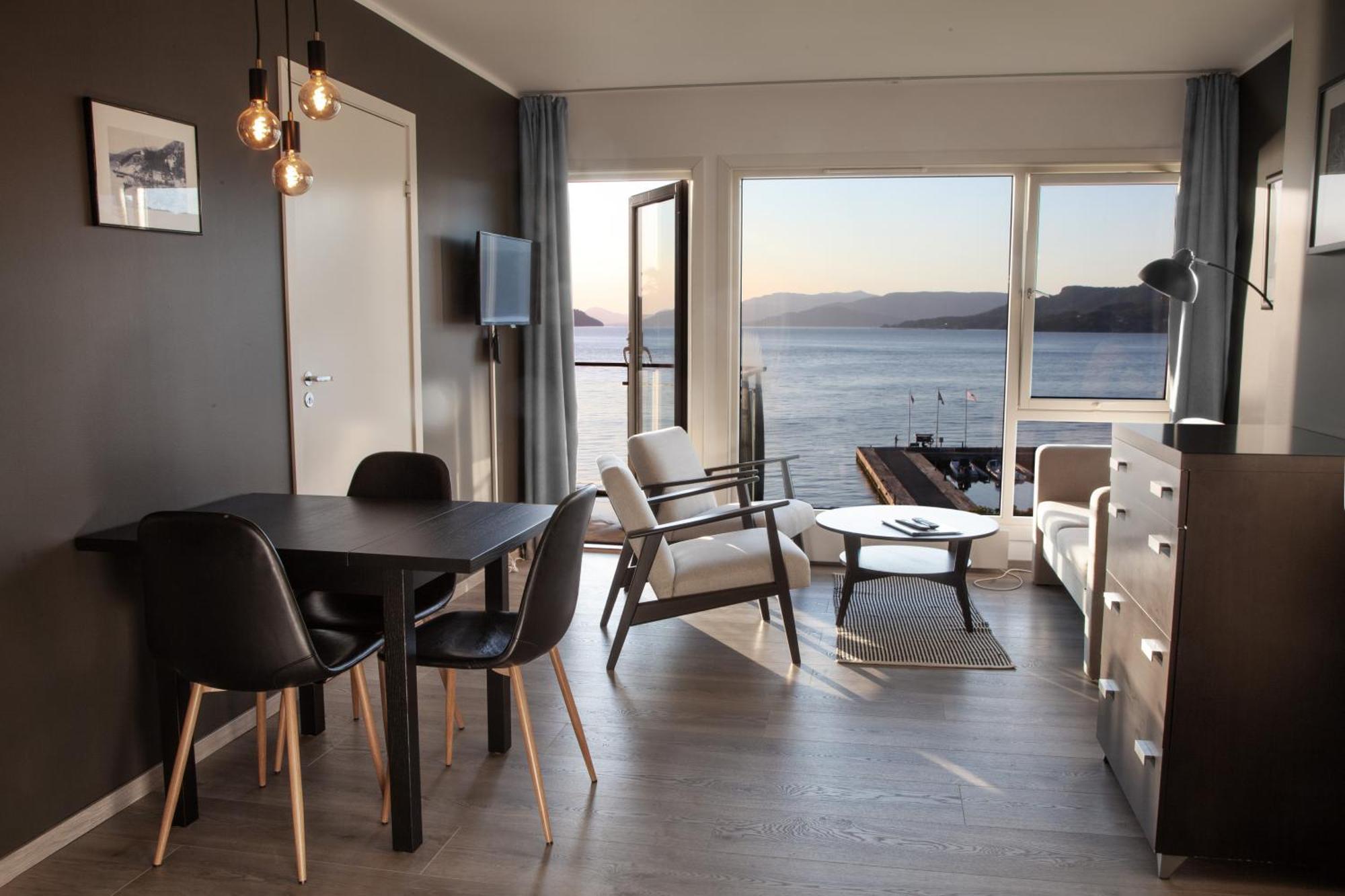 Smaken Av Ryfylke Event As Overnatting, Bygningen Drives Ikke Som Hotell Hjelmeland ภายนอก รูปภาพ
